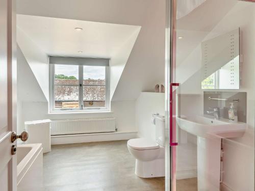 Bilik mandi di 5 Bed in Wroxham 56103