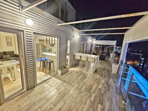 Bazén v ubytování infinity sky deluxe nebo v jeho okolí