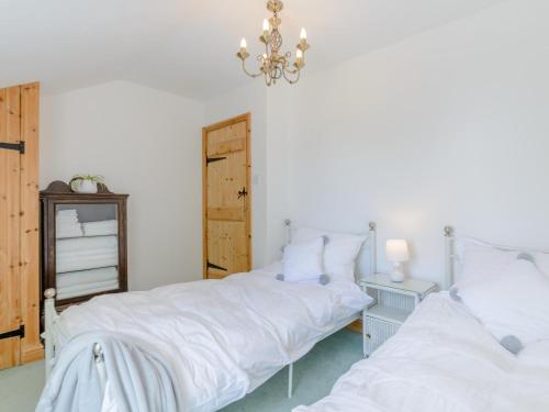 Ένα ή περισσότερα κρεβάτια σε δωμάτιο στο 2 Bed in Alnwick 78643