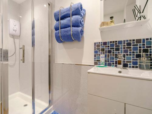 Ένα μπάνιο στο 2 Bed in Looe 88357