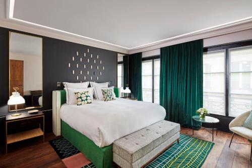 Katil atau katil-katil dalam bilik di Le Roch Hotel & Spa