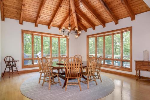 Gambar di galeri bagi Dupont Mountain Lodge di Cedar Mountain