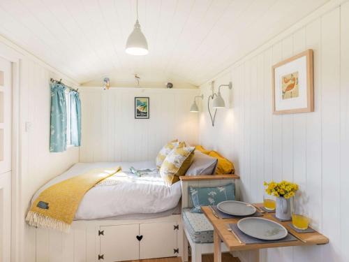 Ένα ή περισσότερα κρεβάτια σε δωμάτιο στο 1 Bed in Hayfield 87592