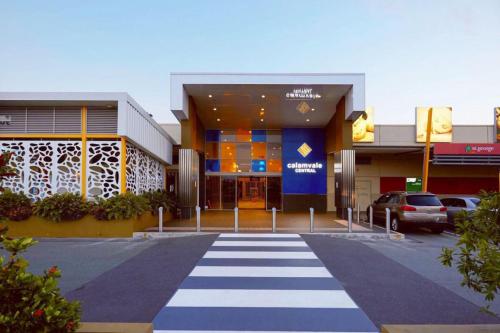 Gambar di galeri bagi Modern 3BR Townhouse in Calamvale Near Parks and Shops di Algester