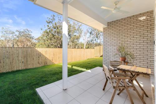 Αίθριο ή υπαίθριος χώρος στο Modern 4BR Comfort in Quiet Park Ridge Location