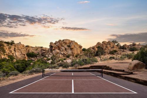 Tenis dan/atau kemudahan skuasy di Desert Remedy By The Cohost Company atau berdekatan