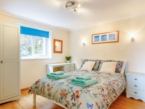 Ένα ή περισσότερα κρεβάτια σε δωμάτιο στο 1 Bed in St Ives 43256