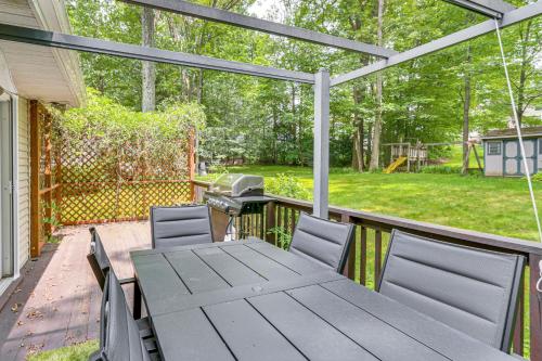 Κήπος έξω από το 4 Mi to Penn State Suburban Happy Valley Home