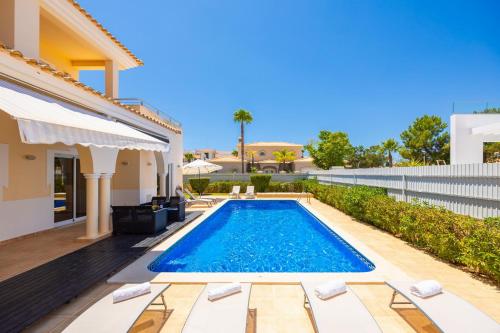 Villa Coute Real