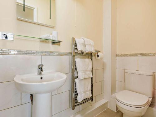 Ένα μπάνιο στο 3 Bed in Hartland 51790