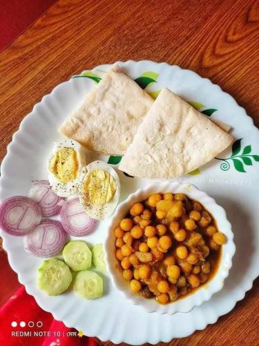 Comida en la casa de huéspedes o alrededores