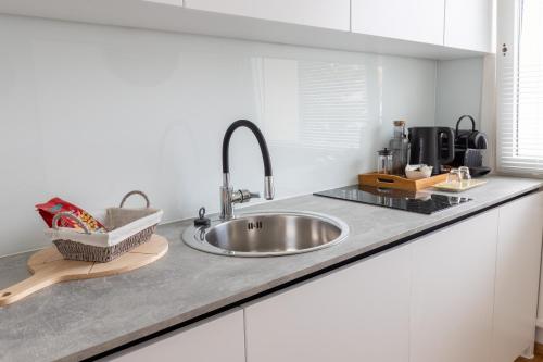 Modern 1BR Vienna Getaway near tram