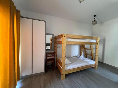 Postel nebo postele na pokoji v ubytování Hotel Krisl