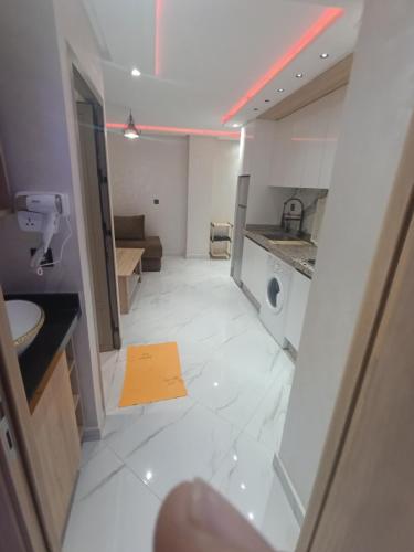 Kuchyň nebo kuchyňský kout v ubytování appartment igar azougagh elhoceima