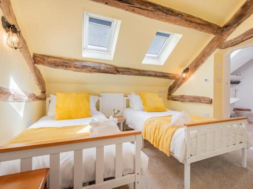 Ένα ή περισσότερα κρεβάτια σε δωμάτιο στο 2 Bed in Staveley SZ590