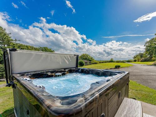 Φωτογραφία από το άλμπουμ του 5 Bed in Aberystwyth 58889 σε Llanrhystyd