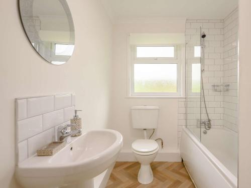 Ένα μπάνιο στο 3 Bed in Bude 89790