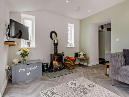 Μια τηλεόραση ή/και κέντρο ψυχαγωγίας στο 2 Bed in Wrexham 76399