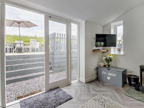 Μια τηλεόραση ή/και κέντρο ψυχαγωγίας στο 2 Bed in Wrexham 76399