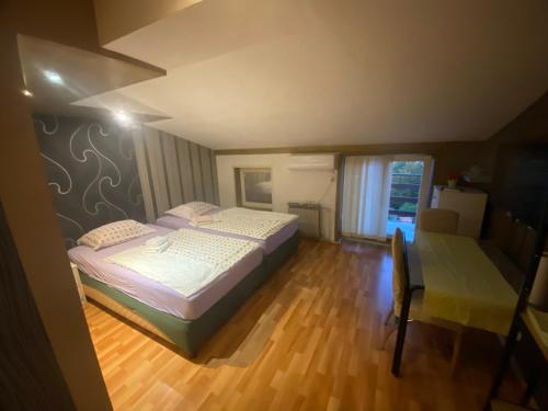 Ana Apartments