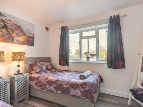 Ένα ή περισσότερα κρεβάτια σε δωμάτιο στο 2 bed in Denbigh 90461