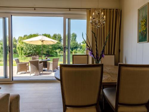 Χώρος καθιστικού στο 2 Bed in Ludlow 78025