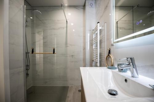 Et badeværelse på Casa Gaspar - Tavira Luxury Apartment