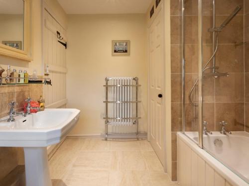 Ένα μπάνιο στο 1 Bed in Cartmel LCC41