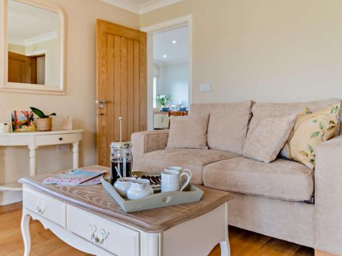 Posezení v ubytování 1 Bed in Ringwood 93169