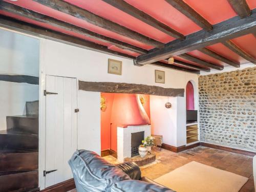 Ein Bett oder Betten in einem Zimmer der Unterkunft 2 Bed in Bacton 88326