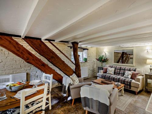 Posezení v ubytování 2 Bed in Barnstaple 5mls N 93022