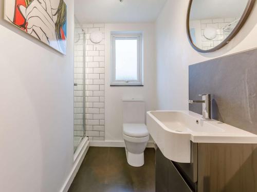 Koupelna v ubytování 2 Bed in Widemouth Bay 86152