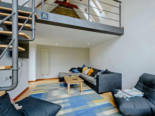 Χώρος καθιστικού στο 6 Bed in Lechlade 93251