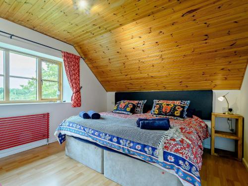Ένα ή περισσότερα κρεβάτια σε δωμάτιο στο 6 Bed in Lechlade 93251