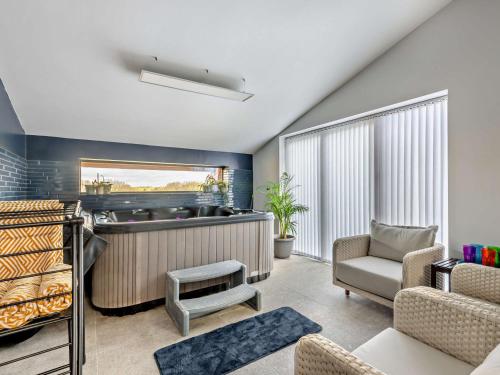 Χώρος καθιστικού στο 3 Bed in Holmfirth 94342