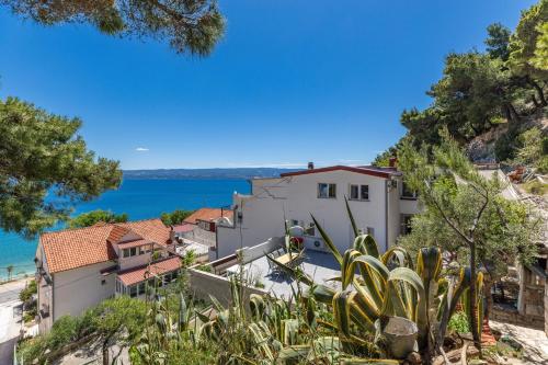 Apartments by the sea Duce, Omis - 2758