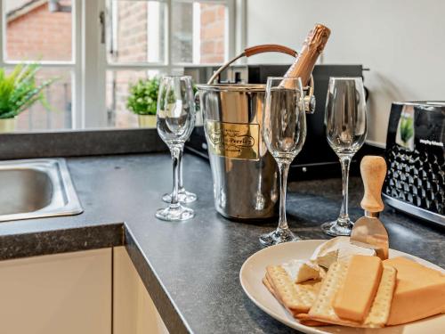 Nápoje v ubytování 2 Bed in Warwick 93085