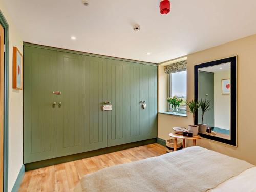 Postel nebo postele na pokoji v ubytování 1 Bed in Scorton 94696