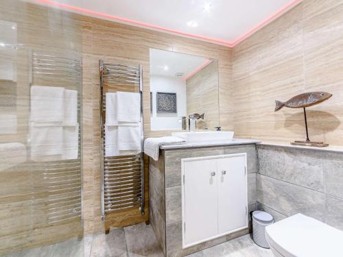 Bilik mandi di 3 Bed in Chippenham 77334