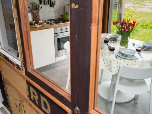 Η κουζίνα ή μικρή κουζίνα στο 2 Bed in Dungeness BT079