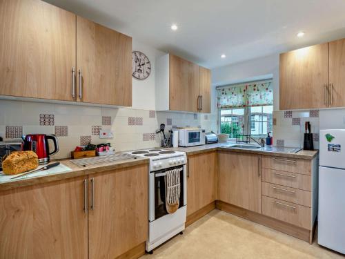 Dapur atau dapur kecil di 3 Bed in Woolacombe 51431