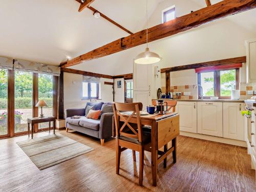 Η κουζίνα ή μικρή κουζίνα στο 1 Bed in Ashburnham 94675