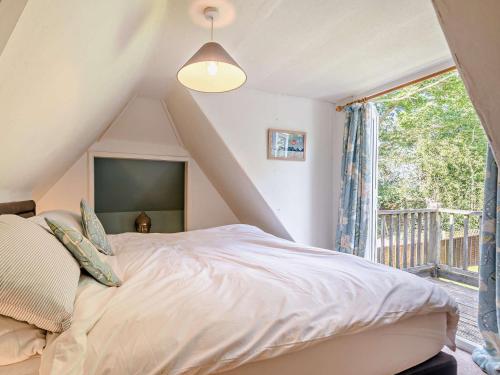 Ένα ή περισσότερα κρεβάτια σε δωμάτιο στο 2 Bed in Beaulieu 92220