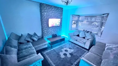 Luxproperties photo 1