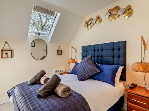 Katil atau katil-katil dalam bilik di 3 Bed in Charmouth 94692