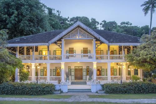 Cape Panwa Hotel Phuketにある庭
