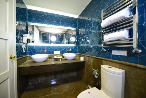 Bilik mandi di Agora Life Hotel - Special Class