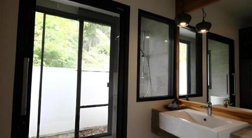 Bilik mandi di Villa De View