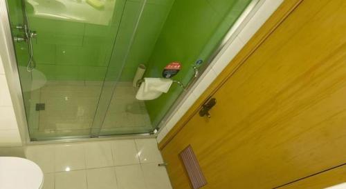 Ένα μπάνιο στο GreenTree Inn Maanshan Hanshan District Jiuwu Square Hotel