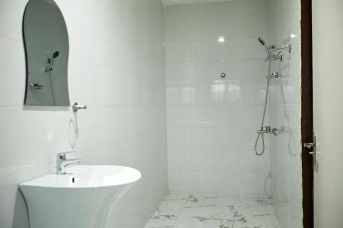Gallery image of Peaceful 3BR 3BA Gated Estate Home in Accra -CozyOak Stay in Kwabenya